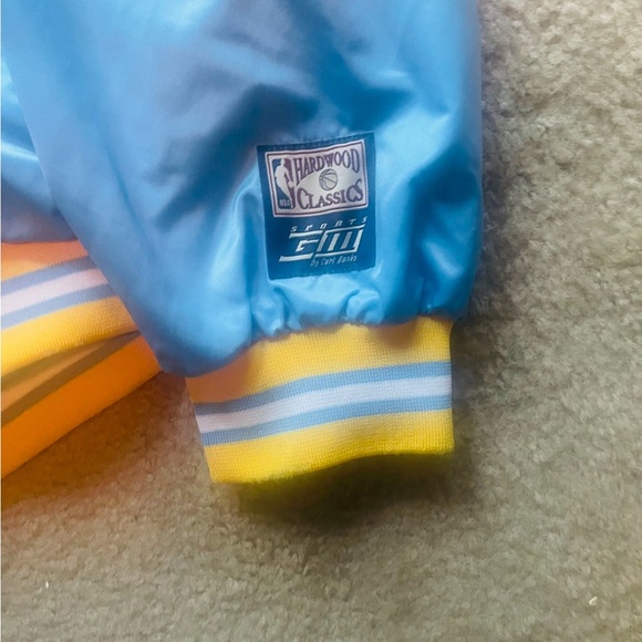 L.A. LAKERS  THROW BACK VINTAGE  JACKET REVERSE-ABLE - Picture 8 of 9